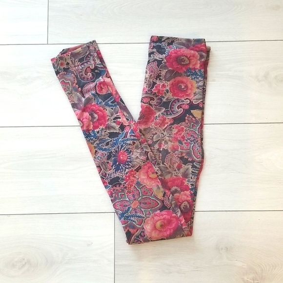 Accessories - ❄ SALE Paisley Printed, Fleece Lined Leggings (o/s)